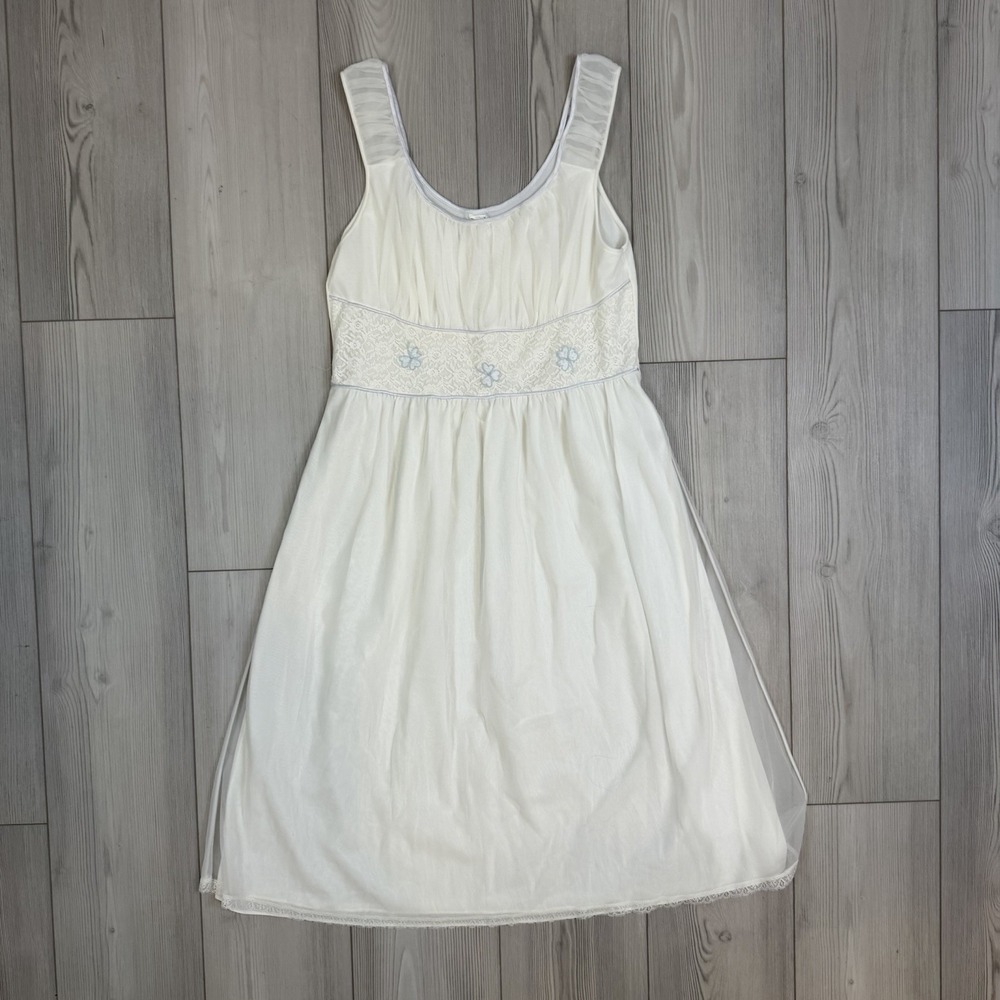 Vintage Miss Siren Size Medium Retro Lingerie Nightgown Dress Dainty White